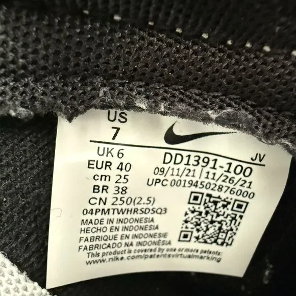 Size 7 Nike Dunk Low Panda Men's Colorblock Lace Up Black White Athletic Sneaker - Picture 8 of 10